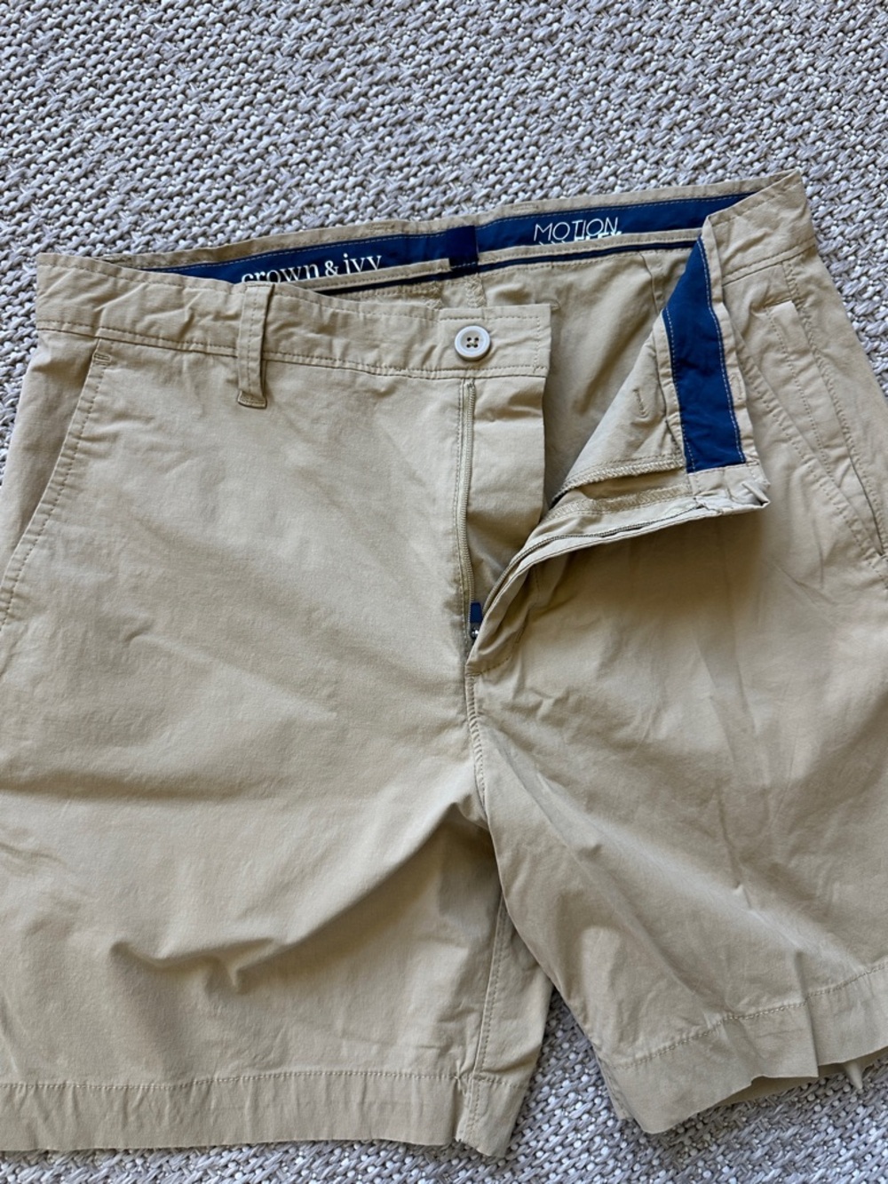 crown & ivy Tan Men’s Chino Shorts with Navy Waistband Trim